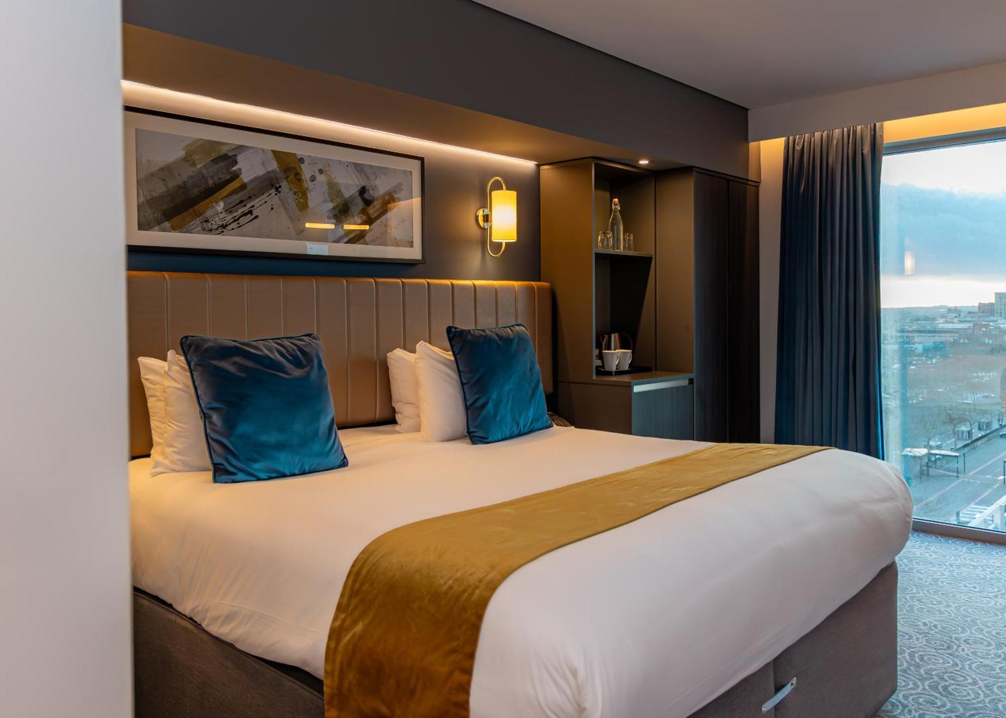 Hotel La Tour Milton Keynes Exterior foto